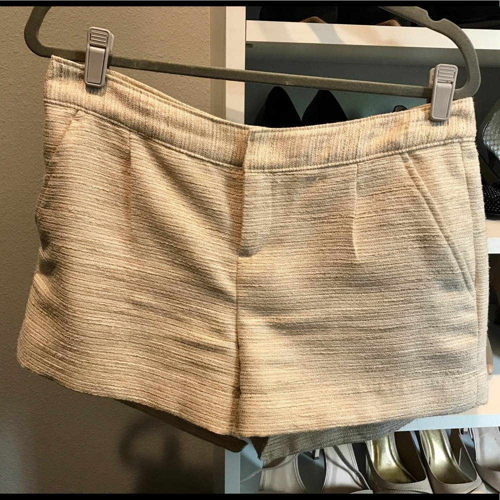 Banana Republic shorts - cream with gold thred